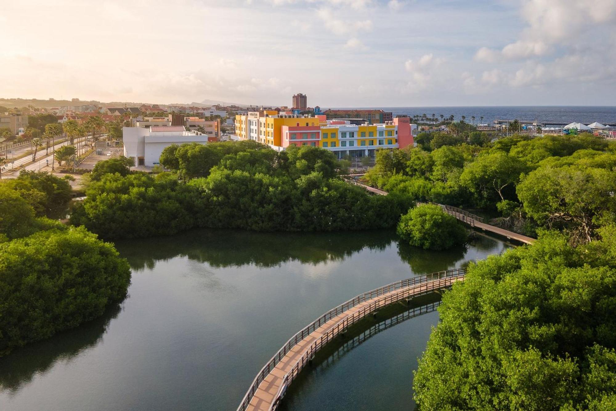 ホテル Courtyard By Marriott Curacao ウィレムスタッド エクステリア 写真